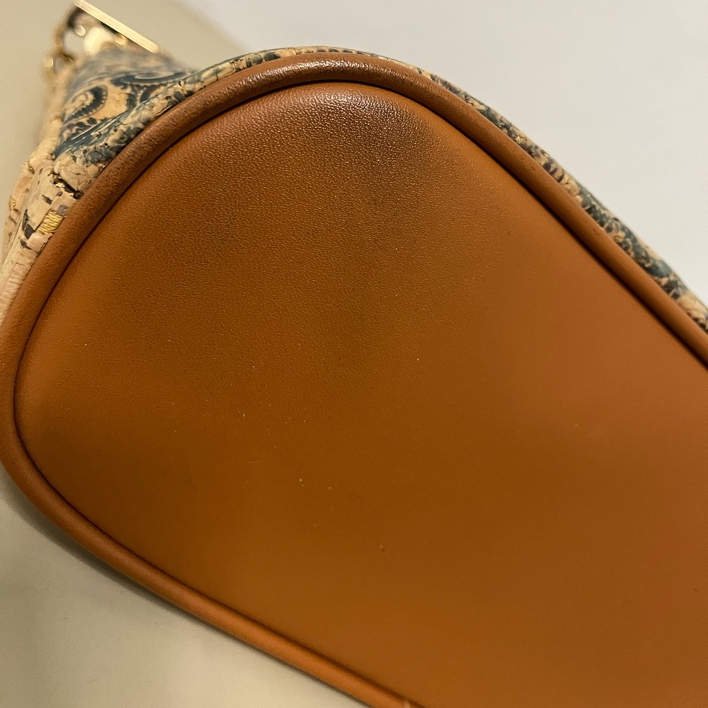 Natural cork crossbody bag and Cork zip around Wallet - Picture 12 of 16